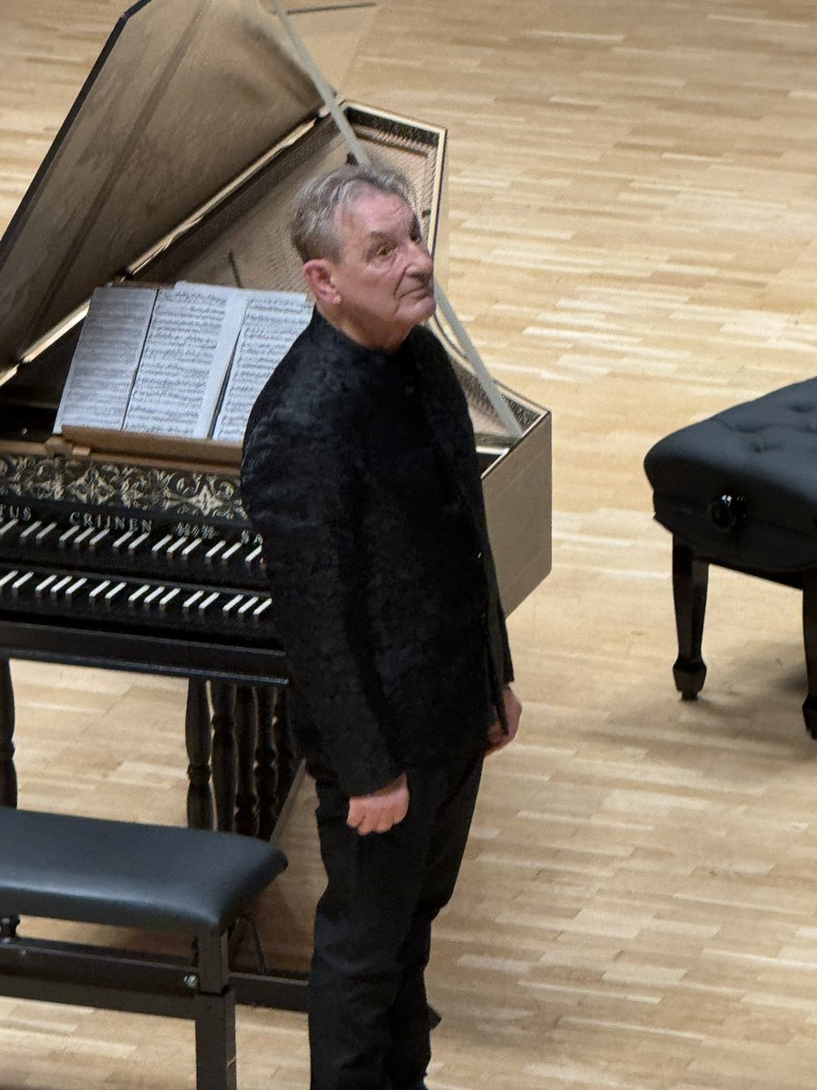 Alvaro Espada tweet media