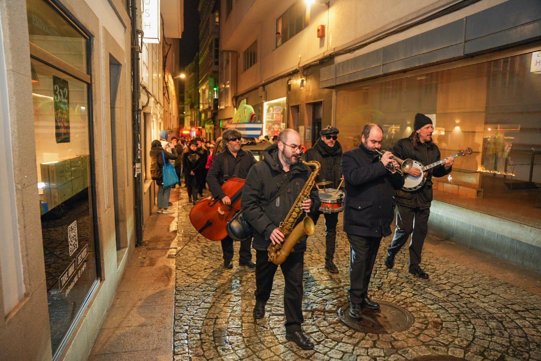 🥲 A Coruña chora hoxe pola fin do seu Antroido!

⚰️ O enterro da Sardiña en San Amaro supón o remate a dúas semanas cheas de troula e diversión
