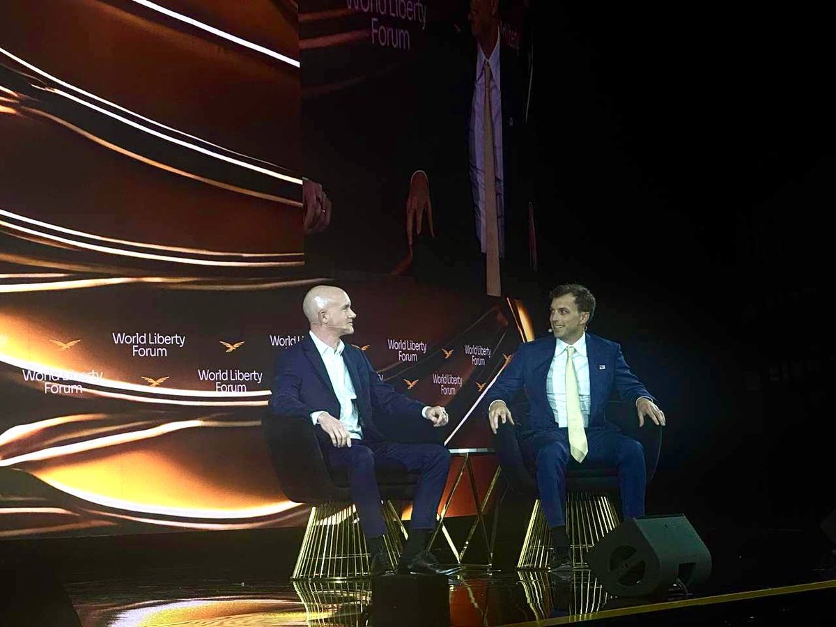 <a href="/coinbase/">Coinbase 🛡️</a> 🤝 <a href="/worldlibertyfi/">WLFI</a>

Building the future of the digital dollar, one block at a time. 🇺🇸

<a href="/ZachWitkoff/">Zach Witkoff</a> and <a href="/brian_armstrong/">Brian Armstrong</a> taking the main stage NOW at the World Liberty Forum. 🦅☝️