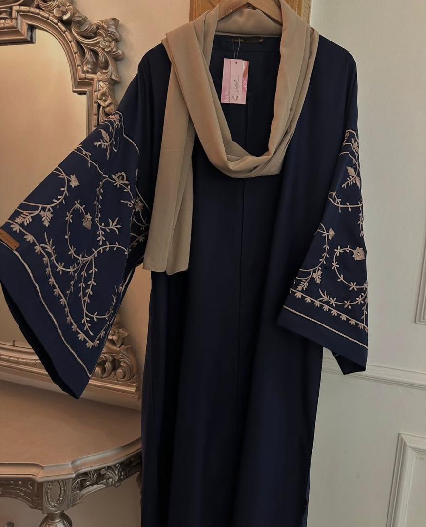 Please no vex, help me retweet 🙏
Dubai Abaya
Size: 52-62
Price: 27K
Location: Kano 
We deliver Nationwide 🤌🤧