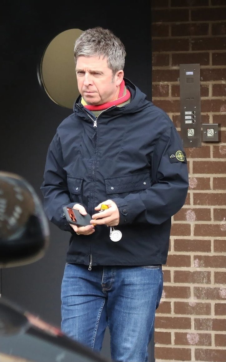 K saw oasis tweet media