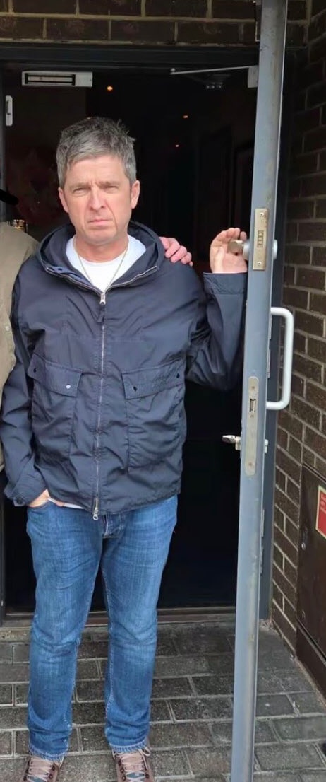 K saw oasis tweet media