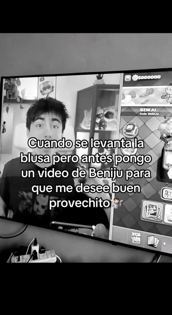 Aicii6's tweet photo. @FanDeColette123 Nomás me queme la boca pero valió la pena https://t.co/BeDMn7EFLg