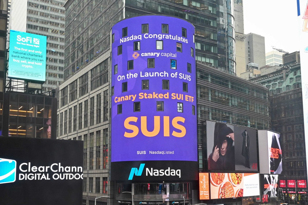 CanaryFunds's tweet image. 🐤  $SUIS combines SUI network exposure with native staking rewards in a single Nasdaq-listed security.

Canary Capital brings ETF crypto investing to your portfolio.

@Nasdaq @NasdaqExchange @SuiNetwork 

hubs.li/Q043HKT_0 and hubs.li/Q043HM720
Investing involves…