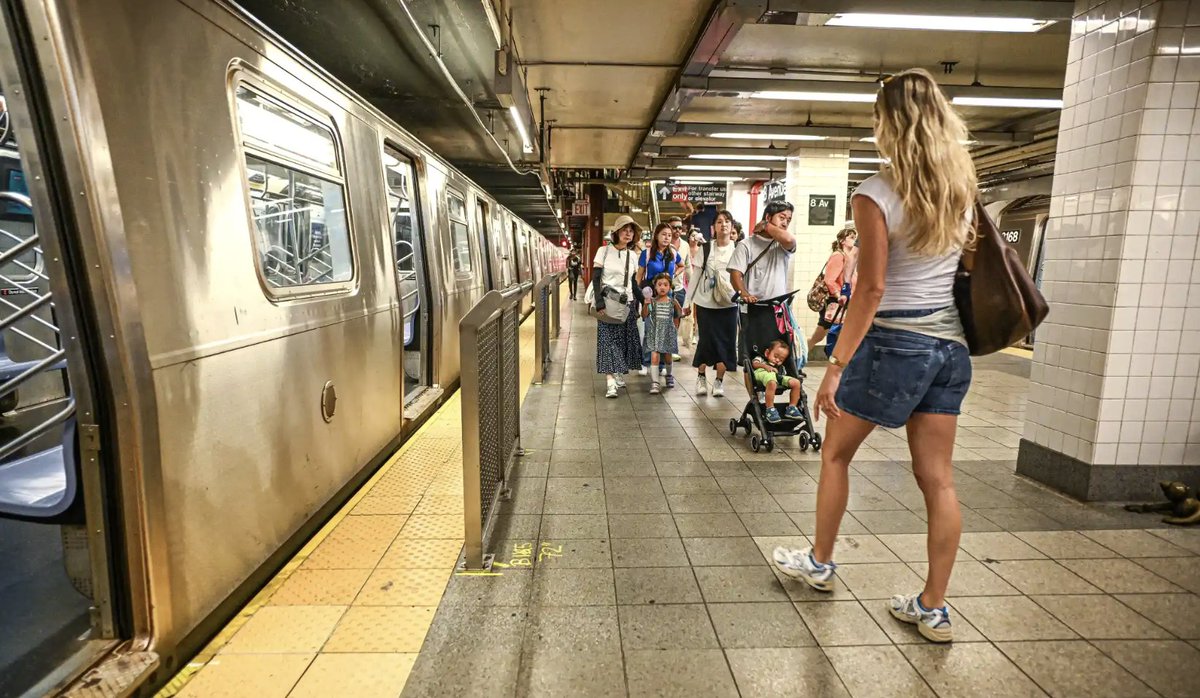 amNewYork™ tweet media