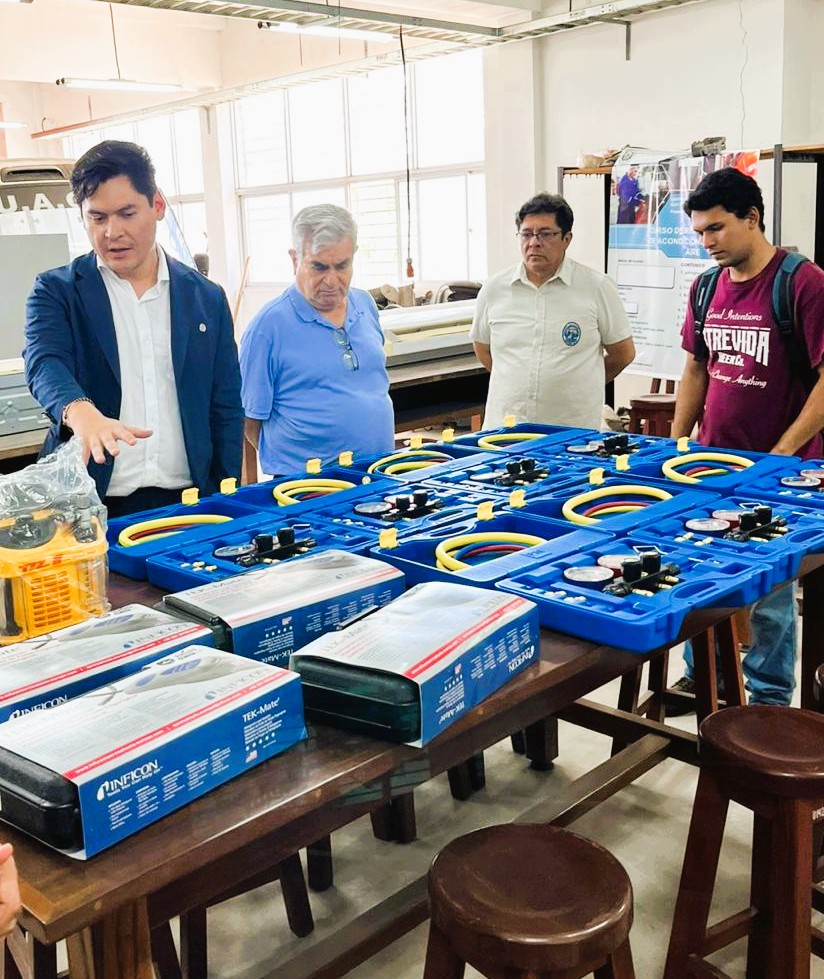 UNIDO_Bolivia's tweet photo. Se entregaron herramientas y equipos de capacitación a la UAGRM en Santa Cruz, para fortalecer la formación técnica en refrigeración sostenible, eficiencia energética y buenas prácticas ambientales, contribuyendo a la protección de la capa de ozono y a la reducción de emisiones. https://t.co/Ldx837ug8e