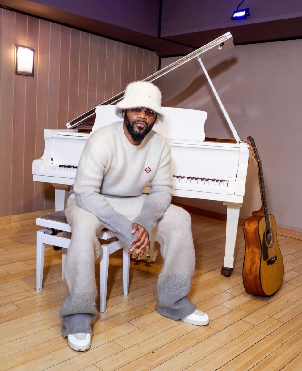 fallyipupa01's tweet photo. 👑🦅
Stade de France 02 &amp; 03 Mai 2026 ⚔️🔥🎶 https://t.co/fuZcQ6uaYo