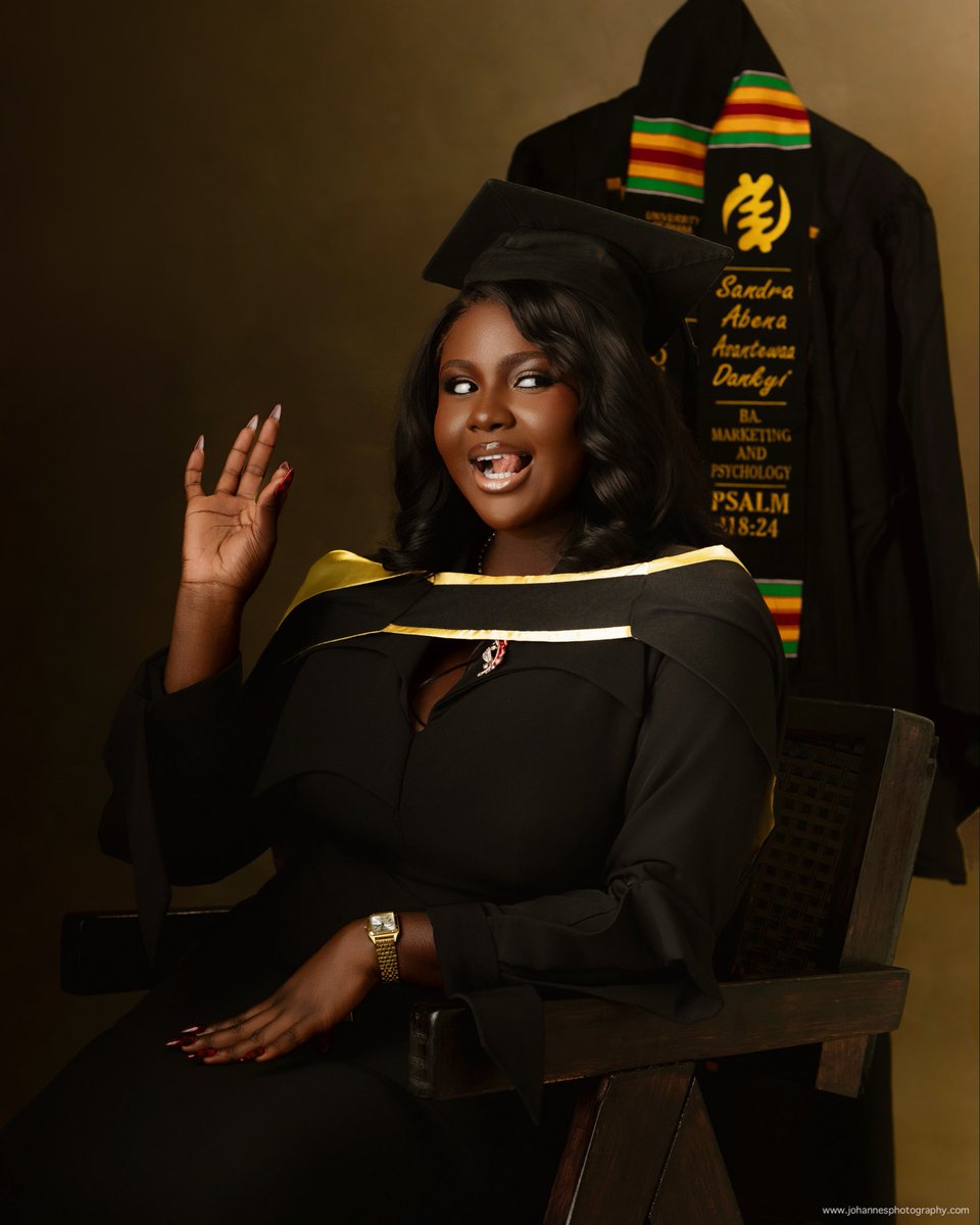 asantewaa_____'s tweet photo. PSALMS 118:24🎓🤍 #ugclassof2025 https://t.co/9qfmMh24L5