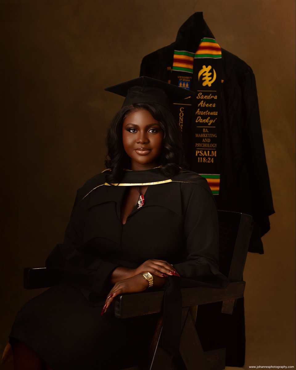 asantewaa_____'s tweet photo. PSALMS 118:24🎓🤍 #ugclassof2025 https://t.co/9qfmMh24L5