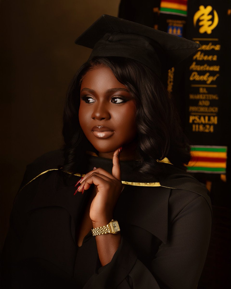 asantewaa_____'s tweet photo. PSALMS 118:24🎓🤍 #ugclassof2025 https://t.co/9qfmMh24L5