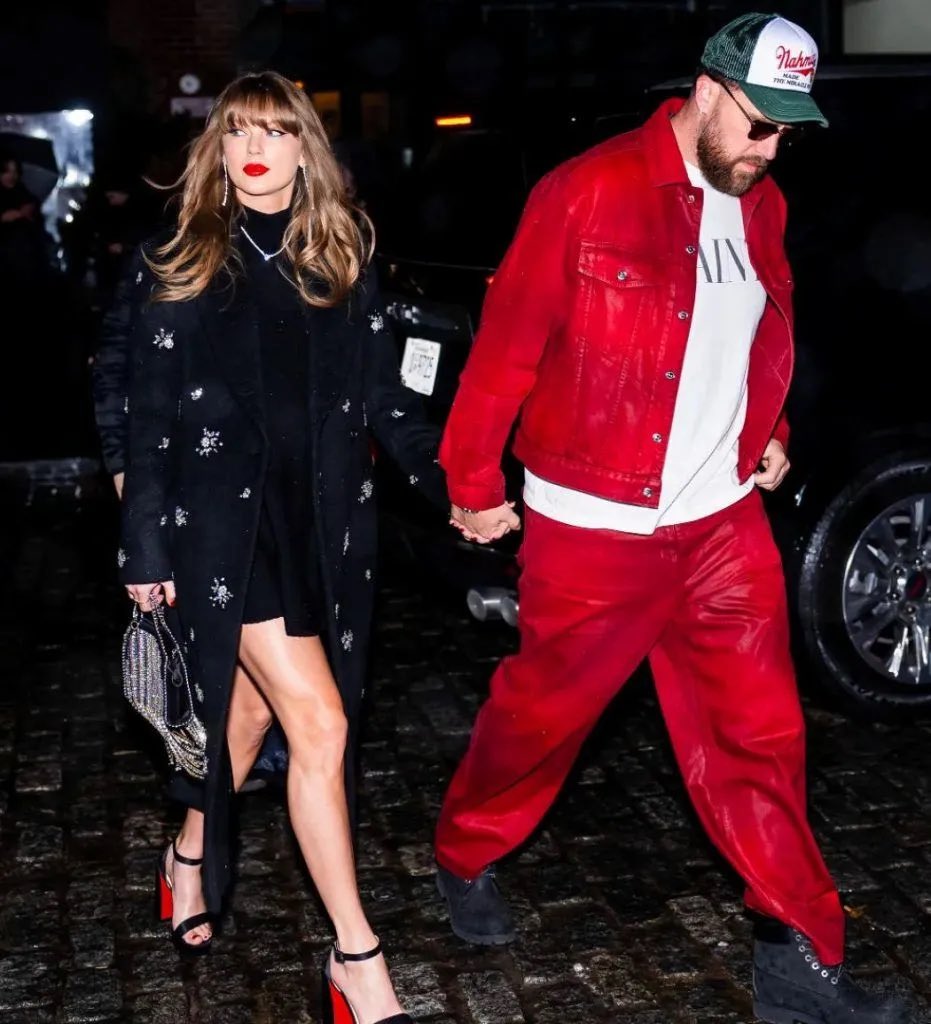 theTSupdates's tweet photo. 🕯️🕯️🕯️TAYVIS RED CARPET DEBUT🕯️🕯️🕯️ https://t.co/k92V7wwLF9