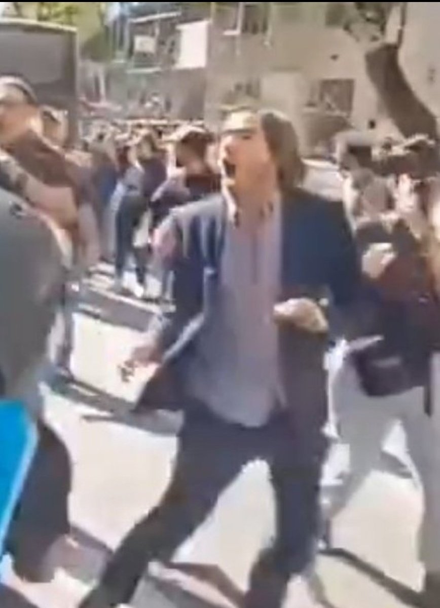 gonzalezfer's tweet photo. @chipicastillo @HCDiputadosBA @Fte_Izquierda Muy oportuna su presencia en FATE,  Nicolás.  Qué mejor lugar para un goma.  Saludos. https://t.co/FvAuMyKy8K