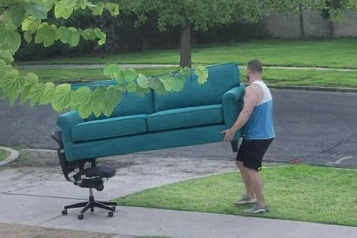 "Que te cuesta pedir un favor" 
Yo: