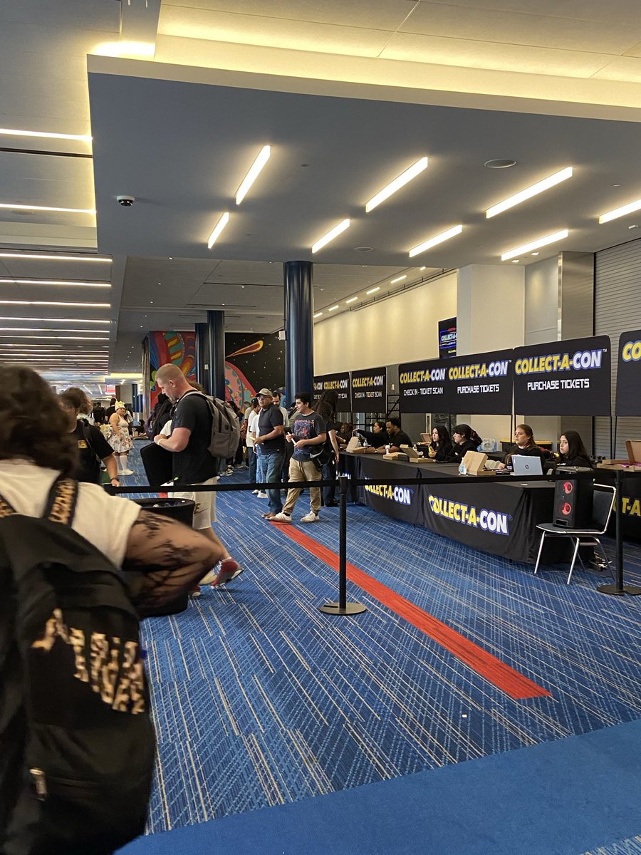 RodBryceP1136's tweet photo. @Collect_A_Con 2025 Houston 2 was fun, plus never ceases to amaze me where it’s held every year or so in H-town Tx, plus was with a buddy and it was his 2nd con and first experience In this show and had fun meeting the guests and exploring exhibits. #TradingCards https://t.co/NKIqhtMEjI