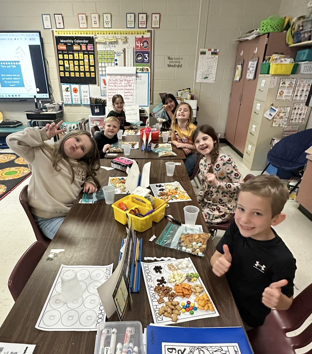 CrockerMama's tweet image. Celebrating the 120th day of school with a snack @MVESGainesville ! #makelearningfun #firstgradefun