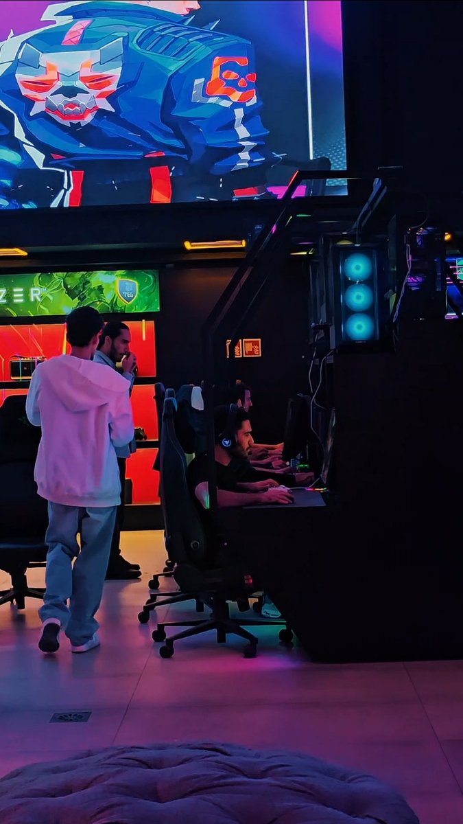 MrXanix's tweet photo. 8 Years. 7 Roles. 1 Goal: Elevating Esports Standards. 🎮
​My journey covers every angle of the industry:
✅ CEO
✅ Event Organizer
✅ Head Coach
✅ Esports Referee

​I'm #OpenToWork and ready for my next challenge. 
RTs appreciated! 📩

​#Esports #Hiring https://t.co/X4iiyxYDew