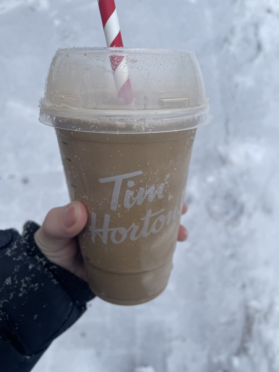 HinaHyoucho's tweet image. Nothing beats an iced capp in winter 😎