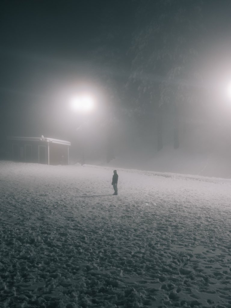 BenyComeBack's tweet photo. Scary snow days. Quiet streets. Soft light bouncing off white silence — some of the best photos happen when the world slows down. ❄️📷
#Photography #WinterLight #VisualStorytelling https://t.co/XYKRxXv58j
