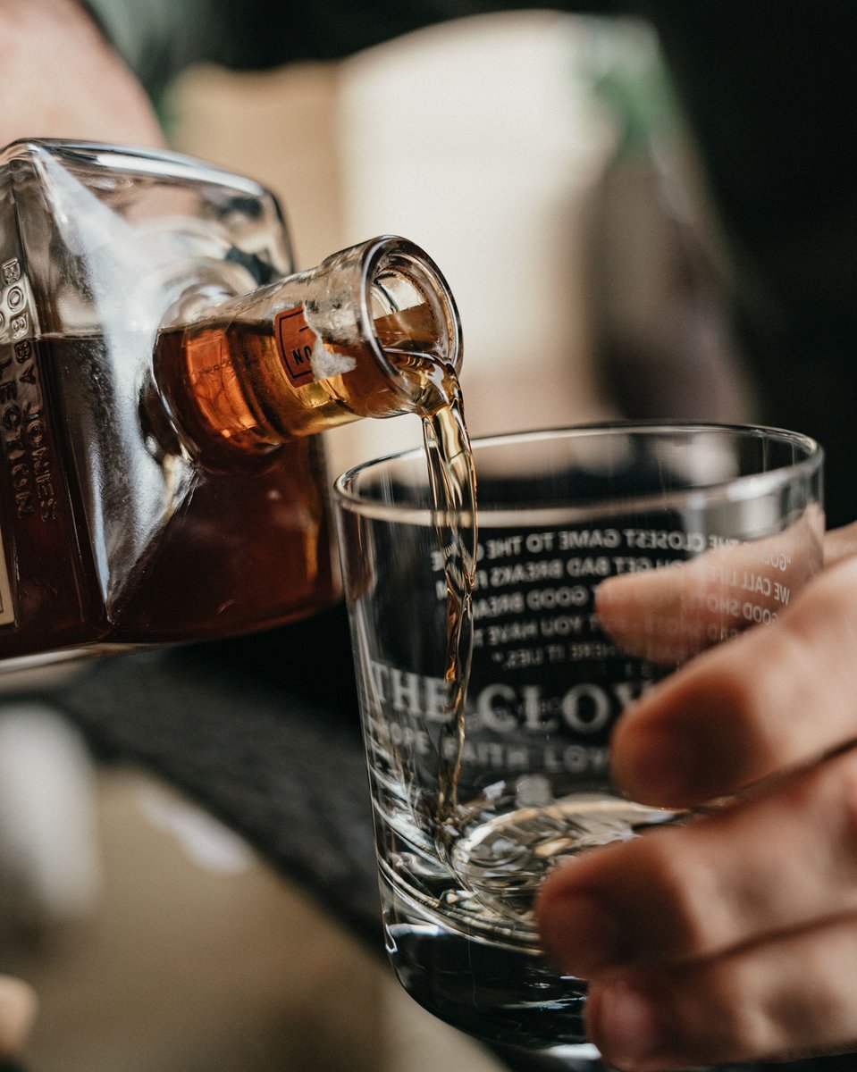 Golfer or not, always play the 19th hole.

#WhiskeyWednesday #TheCloverWhiskey