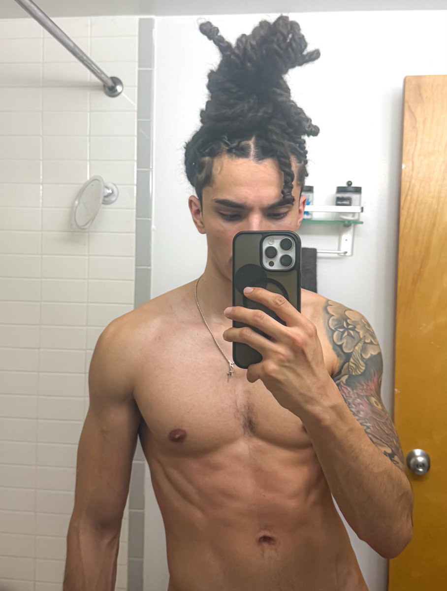 B_EasyOnEm's tweet image. Turn me up chat