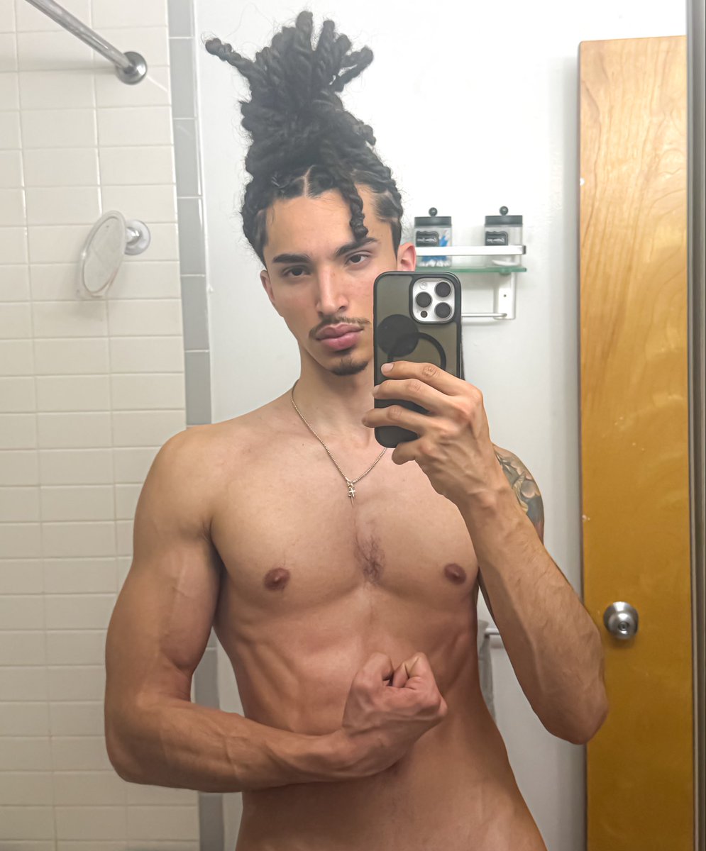 B_EasyOnEm's tweet image. Turn me up chat