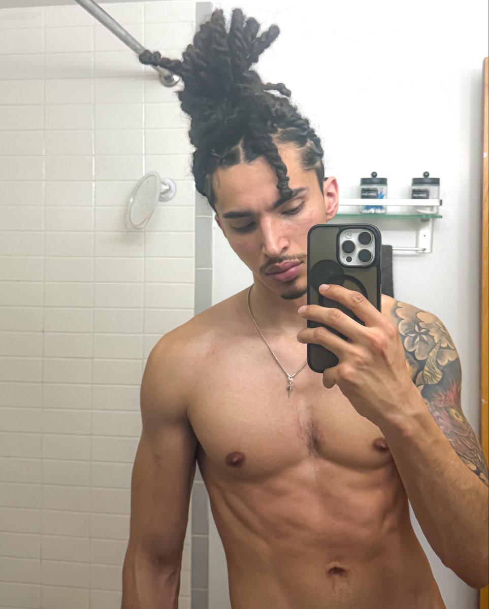 B_EasyOnEm's tweet image. Turn me up chat