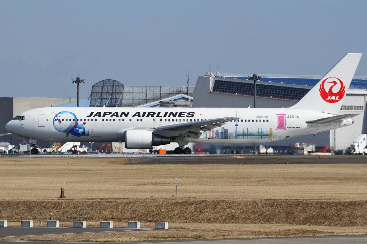 中国便を中心に運航されていたJALのドラえもんジェットです。 この他に