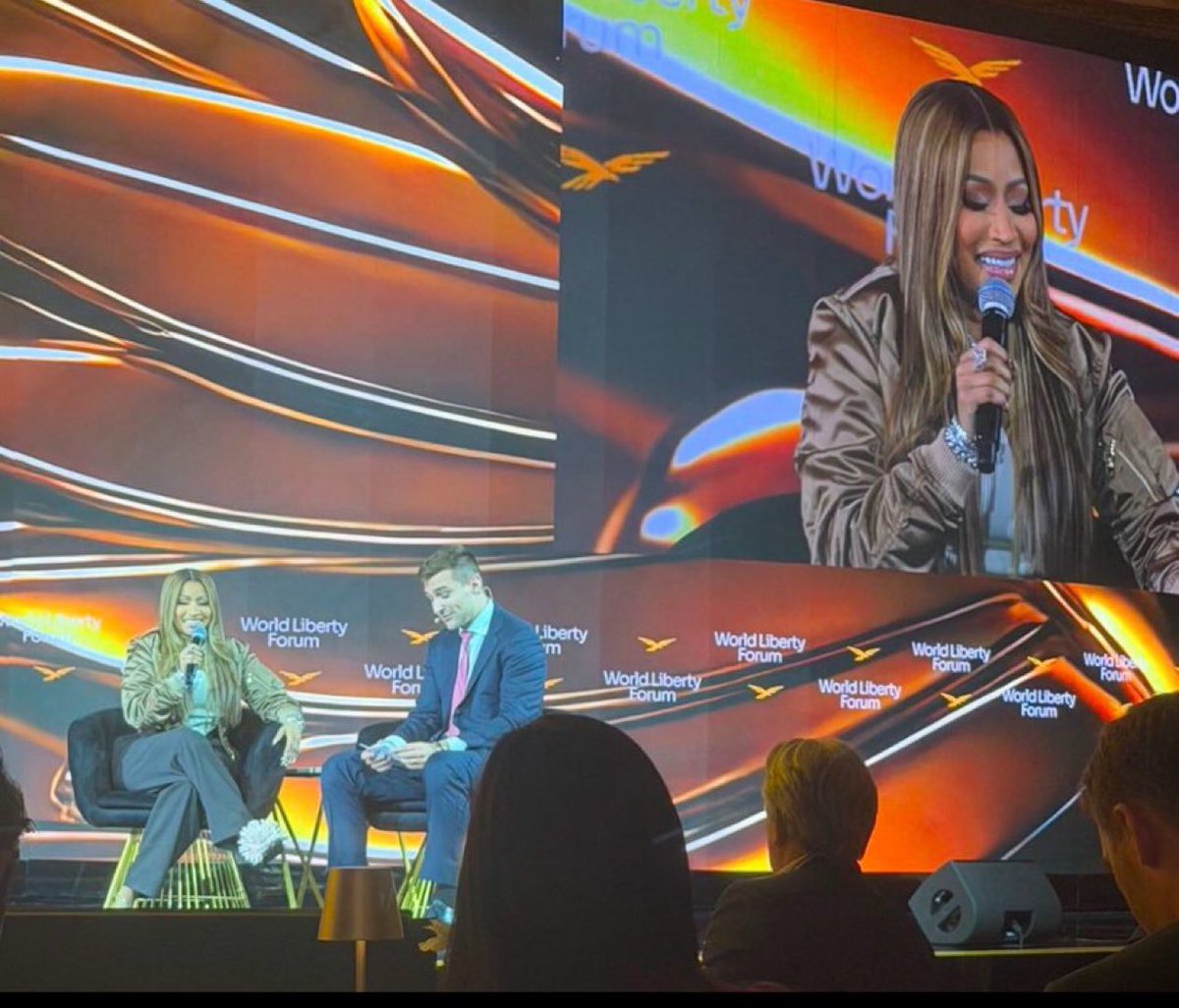 PoppPulse's tweet image. The queen @NICKIMINAJ has entered the building of crypto.