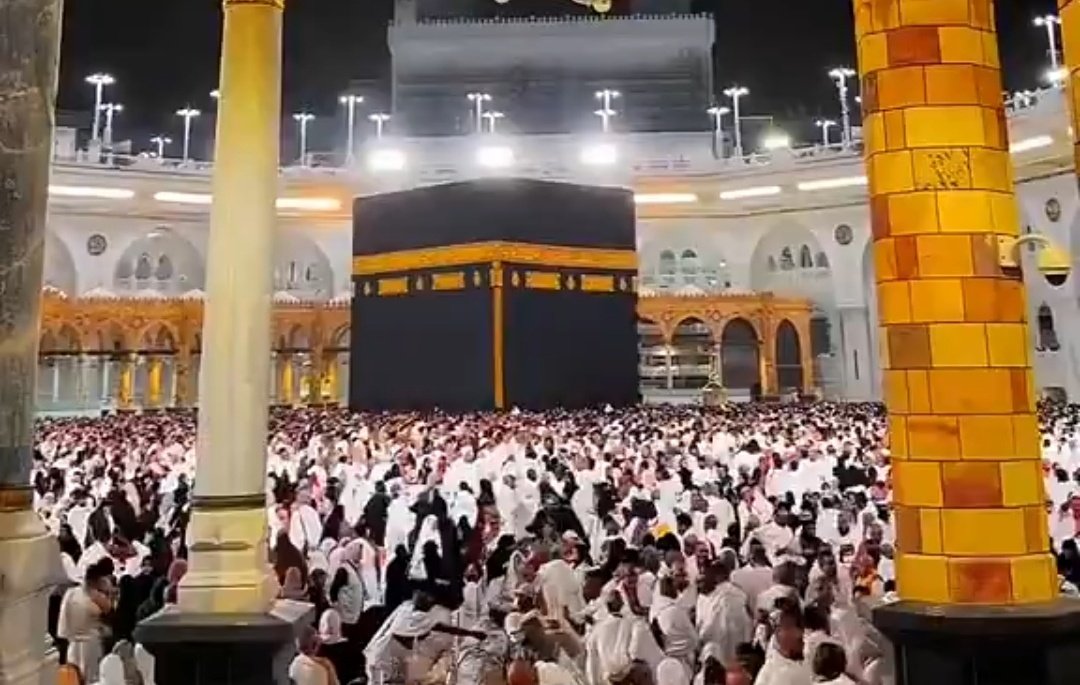 سورہ قُرَیش
بِسۡمِ اللّٰہِ الرَّحۡمٰنِ الرَّحِیۡمِ

 لِاِیۡلٰفِ قُرَیۡشٍ ۙ﴿۱﴾ اٖلٰفِہِمۡ رِحۡلَۃَ الشِّتَآءِ وَ الصَّیۡفِ ۚ﴿۲﴾ فَلۡیَعۡبُدُوۡا رَبَّ ہٰذَا الۡبَیۡتِ ۙ﴿۳﴾الَّذِیۡۤ اَطۡعَمَہُمۡ  مِّنۡ جُوۡعٍ ۬ۙ وَّ اٰمَنَہُمۡ مِّنۡ خَوۡفٍ ٪﴿۴﴾
. 
#عینی <a href="/133i1/">𝑨𝒊𝒏𝒂𝒎 𝑨𝒍𝒊☀︎︎</a>