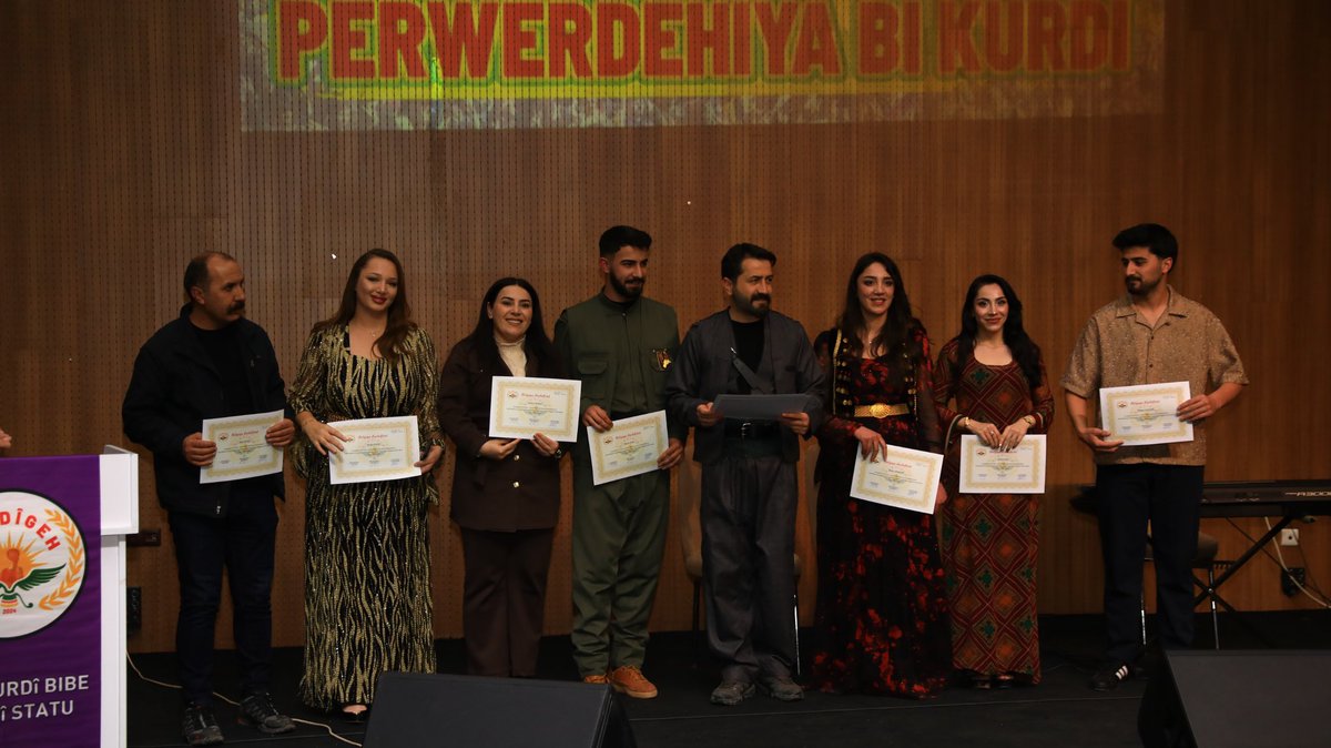 kurdigeh_'s tweet photo. Ji bernameya me ya Belgedayînê.

"STATUYA KURDÎ PERWERDEHIYA BI KURDÎ "

#21êsibatêrojazimanêdayikê 
#kurdî 
#ziman 
#wan
#zimanêkurdî https://t.co/lcywoPaWtJ