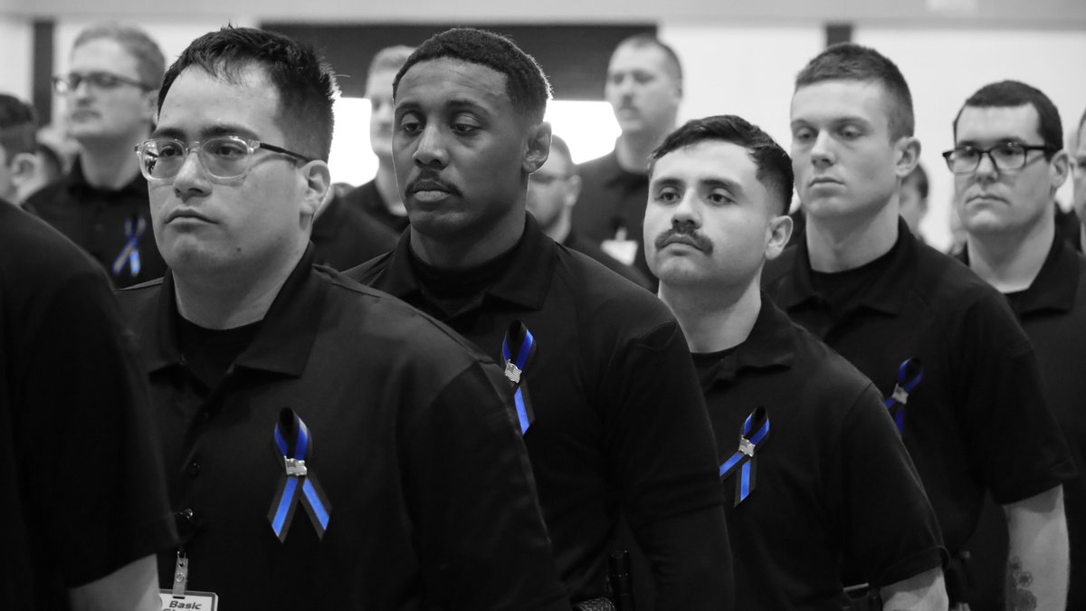 IndianaLawEnfo1's tweet photo. THE THIN BLUE LINE
Basic Tier I & Tier II Students began wearing blue ribbons to remember Fallen Officer Brian Elliott this week. Officer Elliott was killed in the line of duty this week. Feb. 18th, 2026 #beechgrovein #IndianaFallenOfficer #ThinBlueLine #OfficerBrianElliott https://t.co/qvCW7pK3V0