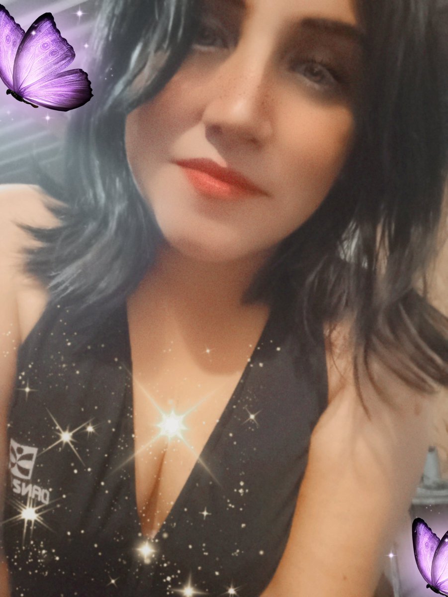 Hola a todos mi gente hermosa aquí les traigo una Reflexión espero que les agrade.

No guardes Rencor , guarda Distancia .
Es más sano, Más sabio y Mucho Más Elegante 👏🏻🤗