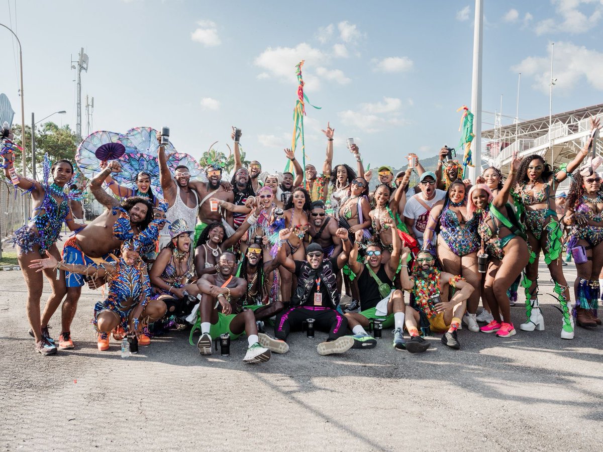 LTCarnival's tweet photo. We thank you from the bottom of our hearts 🖤✨ https://t.co/E9MqtNEKA1