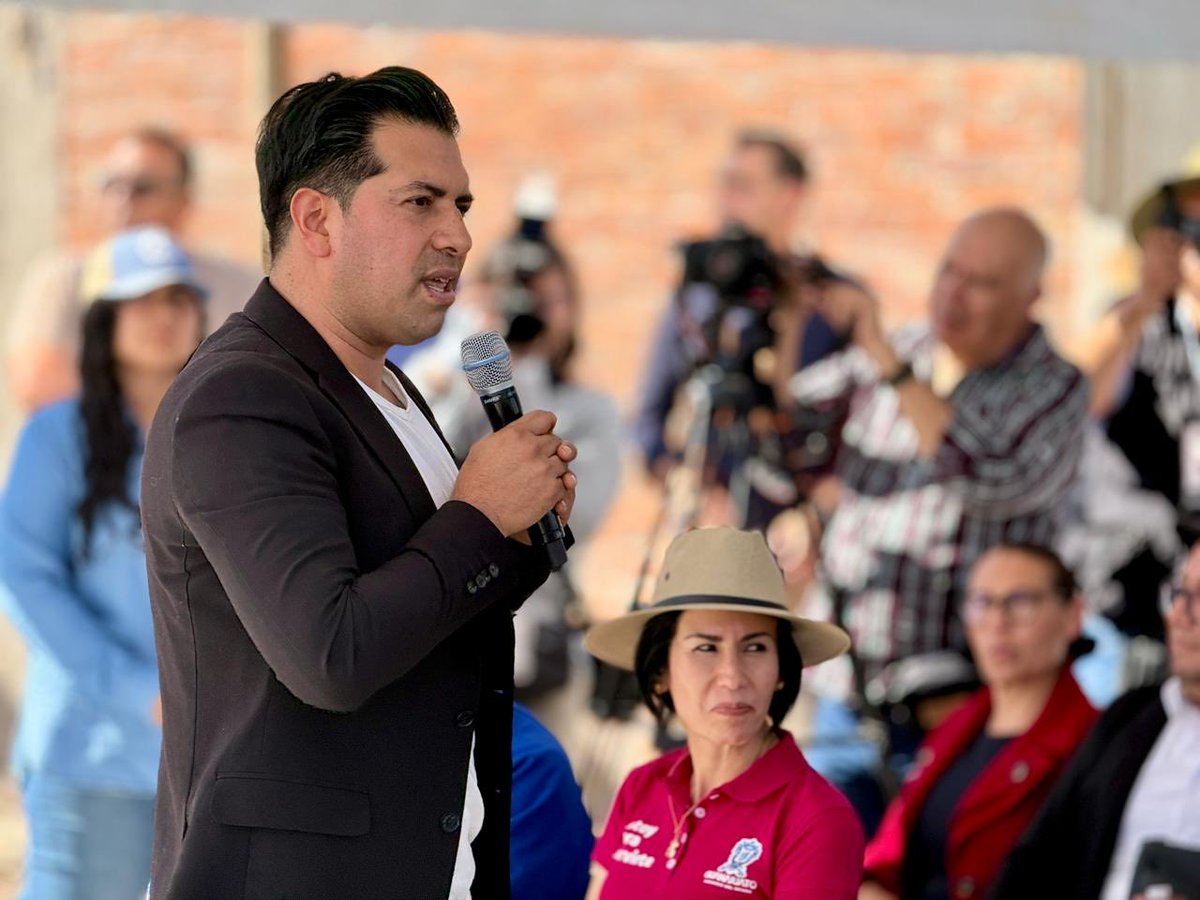 Trabajamos en equipo para que las obras cambien vidas. 🤝🏼

Acompañamos a nuestra Gobernadora <a href="/LibiaDennise/">Libia Dennise</a> en la entrega de la pavimentación de la Prolongación Ocampo Sur, una vialidad que hoy brinda mayor seguridad y mejor movilidad para las familias de Dr. Mora. 🛣️