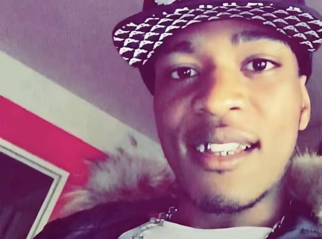 g bientôt 23ans et jregarde les chroniques tiktok d 2012