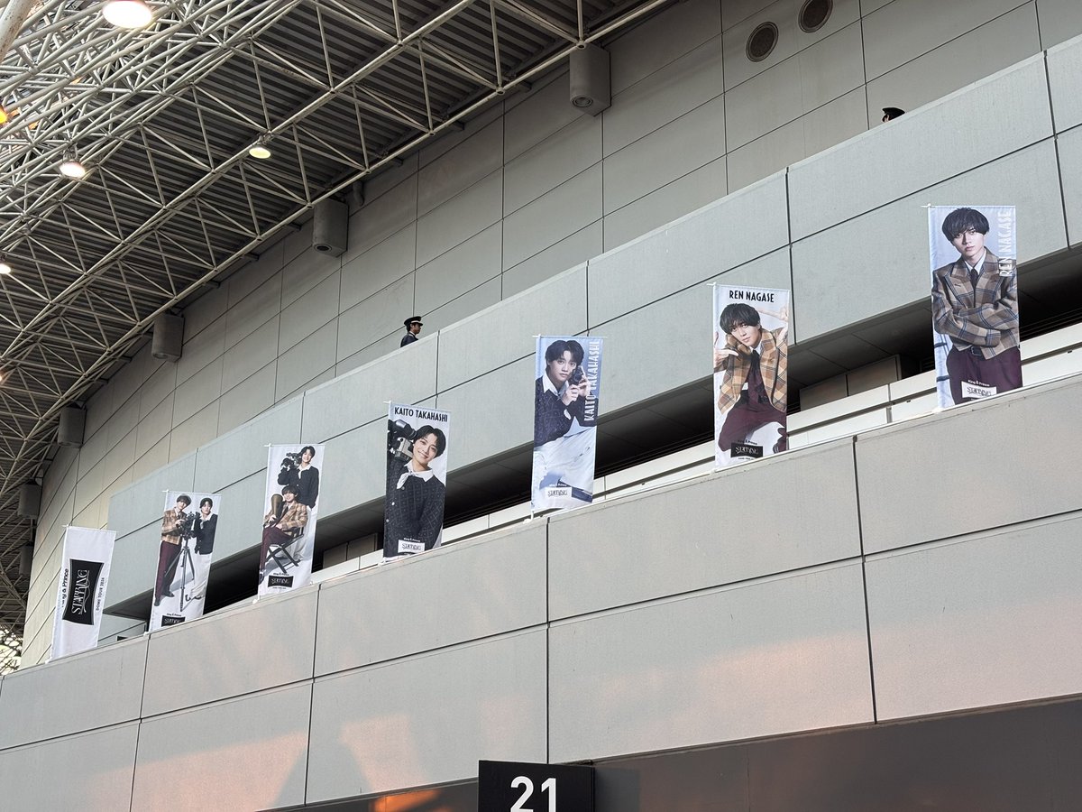 nsrn116123's tweet photo. 昨日楽しかった！！
ビジュ最高すぎたしMCもおもろかったし声かけてもらって行くことできてよかった🖤💛 https://t.co/b5AHgOmRNy