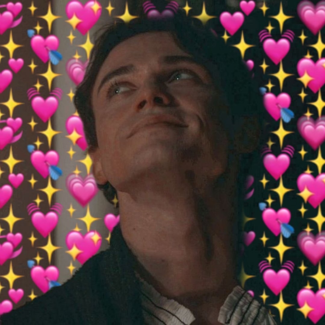 ᅠᅠ
ME HA BESADO. 

━━━━━ Es feliz con esos pequeños momentos, sí.━━━━━
ᅠ