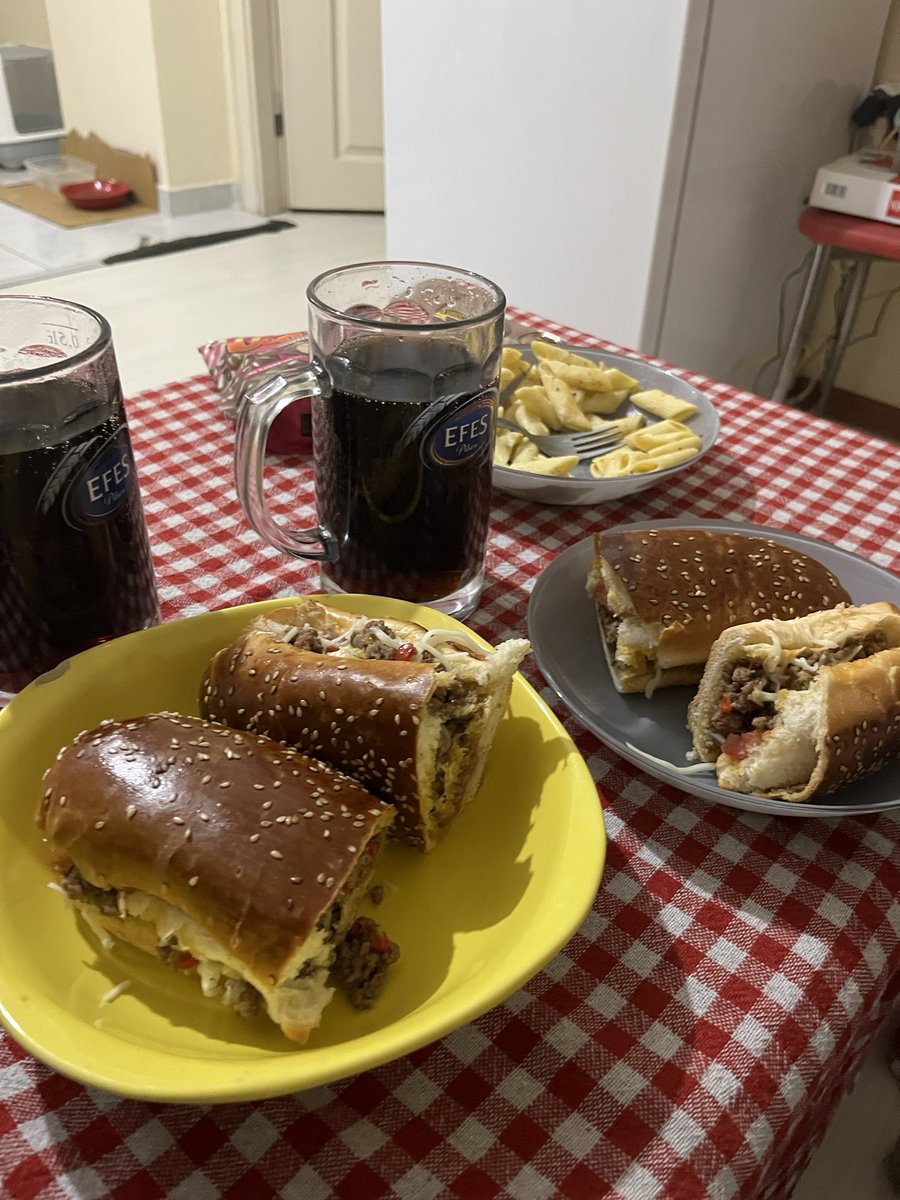 Sevgilinle her gün beraber yemek yapıp sabah ders geçen güzel aktiviteler güzelliği