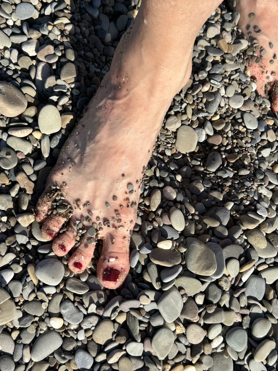 Are you hiding under one of the tiny rocks?  How do you feel there?