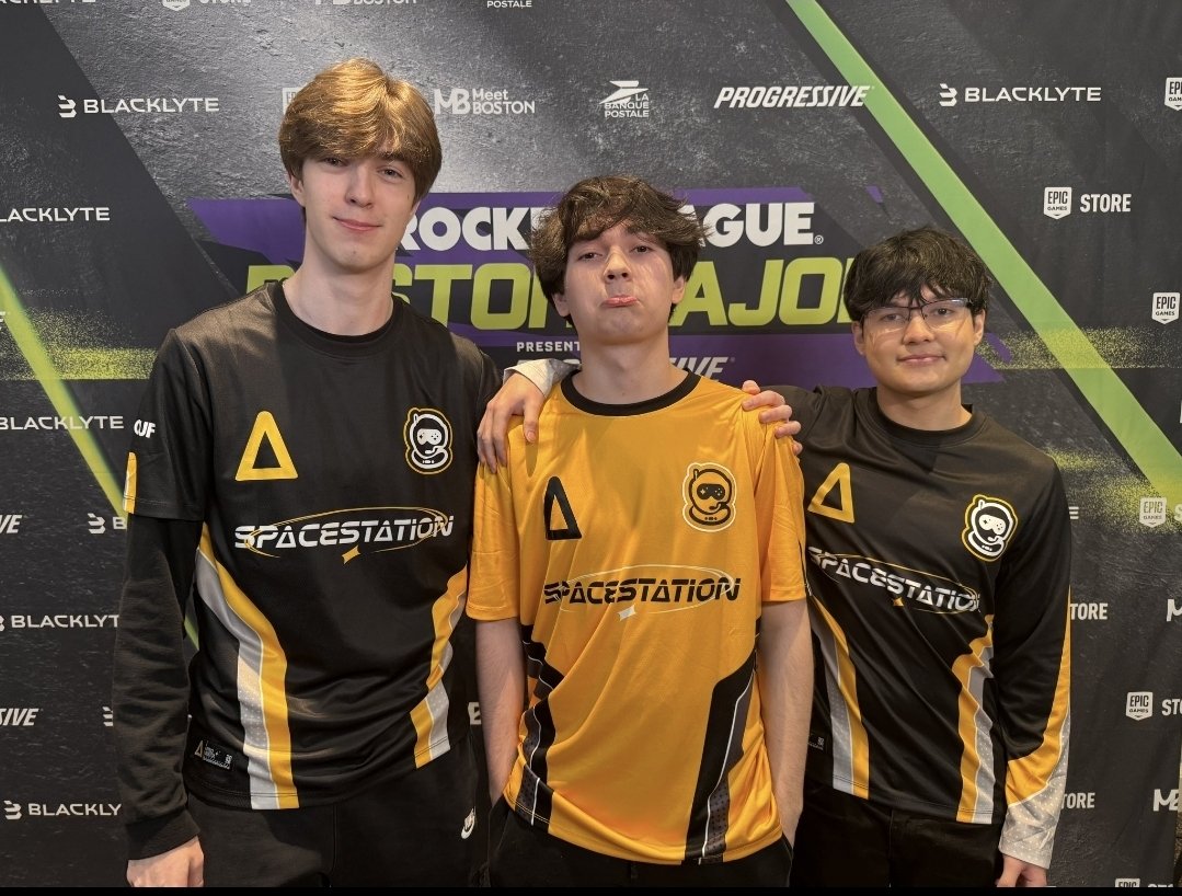 DaBigReveal🇨🇦 🇺🇲 reveal's dad tweet media