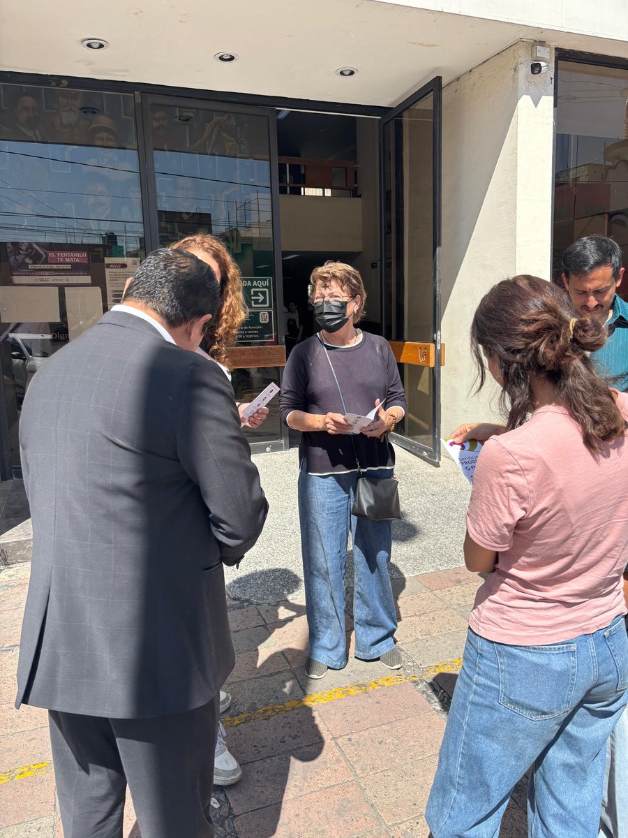 En labor de volanteo con el personal de la #DelegaciónPuebla de <a href="/ProdeconMexico/">PRODECON México</a> para difundir los servicios gratuitos que brindamos a la población. Estamos en Av. 2 sur 3918, colonia Carmen Huexotitla, en Puebla, atrás del #ParqueJuárez de lunes a viernes de 09:00 a 18:00 horas