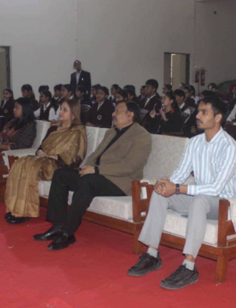 manojpatairiya's tweet photo. Glad to talk to students, teachers “Igniting India's Future: Innovation, Communication &amp; Careers in Science” at Cosmic Minds by Space India, SD International School Panipat Haryana followed by question answer session. Principal Richa Sharma welcomes, Dipak K, Diksha R coordinate. https://t.co/hTcA9dgYzK