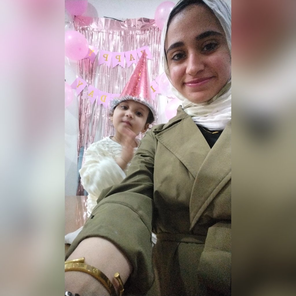 larashehta's tweet photo. #NewProfilePic https://t.co/Y0artC9WZI
