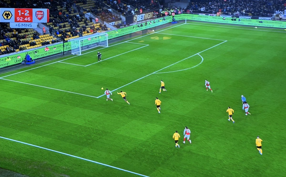 gunnerpunner's tweet image. 30 seconds apart.