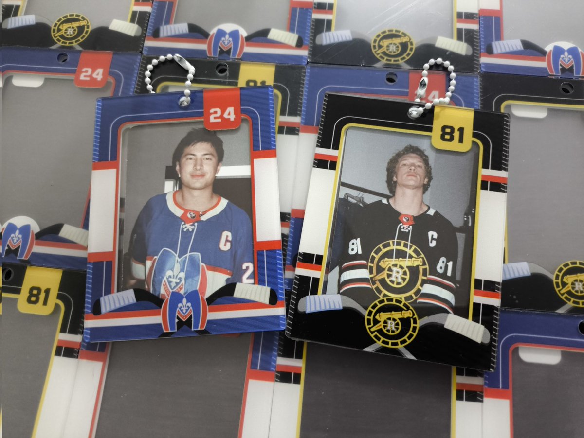 Temos novidade! 🚨

Recebemos a primeira leva dos holders navicegs!

O primeiro modelo é de Heated Rivalry 🏒❄️

E aí, o que acharam? Essa primeira leva foi de teste, mas queremos saber: temos mais interessados? 👀

Obrigada <a href="/mireuka/">melka 🌸✸⋆. jnjm pilled ★★</a> pela parceria 💙