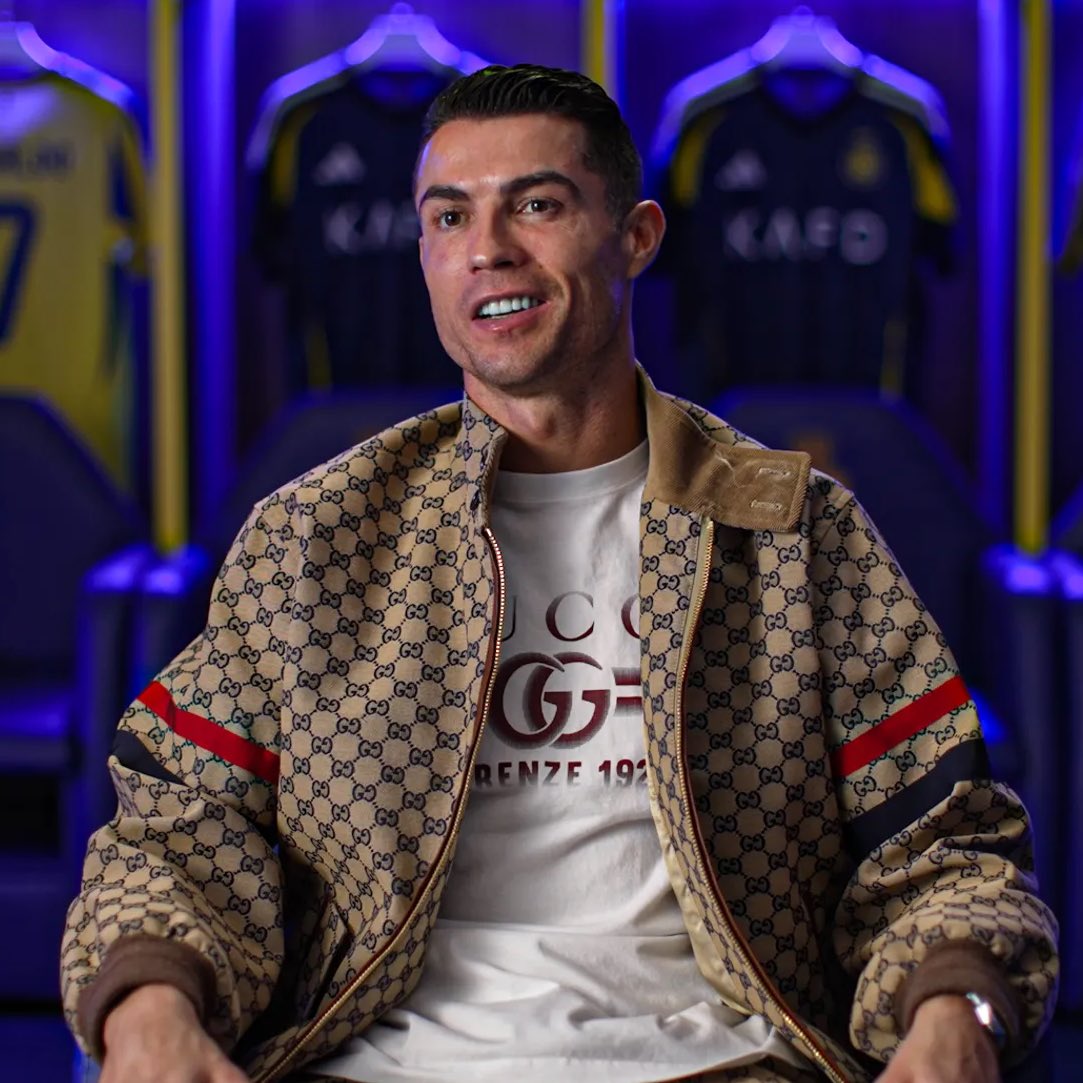 🚨 Gemma Atkinson (ex-compagne de Cristiano Ronaldo) révèle qu’on lui a proposé de l’argent pour critiquer CR7 😳 :

« Quand on s’est séparés, on m’a proposé beaucoup d’argent pour que je parle mal de lui, et je n’en ai pas voulu parce que je n’avais rien de négatif à dire sur