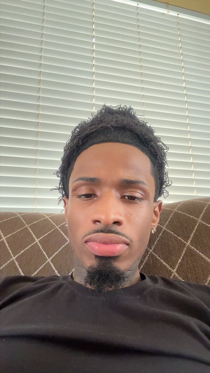 iiamtaye's tweet photo. 💨 https://t.co/sFh14I4RNz