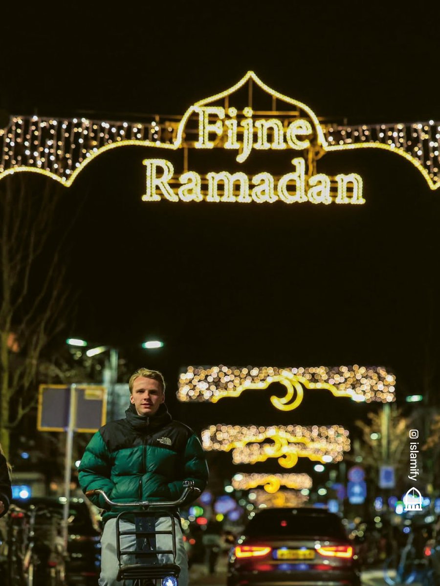 Alhamdhulillaah's tweet photo. Ramaḍān lights brighten up the city of Utrecht in The Netherlands ✨ https://t.co/lkQvl7bd2x