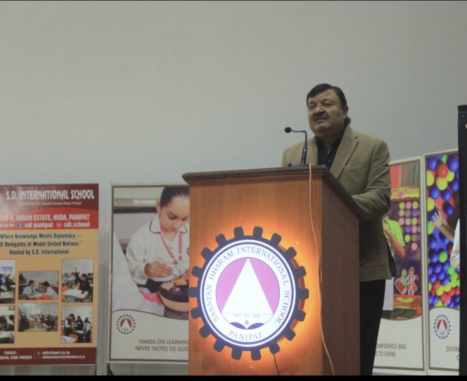 manojpatairiya's tweet photo. Glad to talk to students, teachers “Igniting India's Future: Innovation, Communication &amp; Careers in Science” at Cosmic Minds by Space India, SD International School Panipat Haryana followed by question answer session. Principal Richa Sharma welcomes, Dipak K, Diksha R coordinate. https://t.co/hTcA9dgYzK