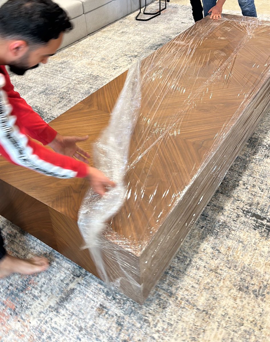 بعد اغلاق مطاعم الهوم بزنس ❤️‍🩹
وبسبب ارتفاع الاسعار الجنوني لـ كيك المطاعم 

تم إلغاءه فقرة طاولة كيك رمضان 🥹
وتم تغليف الطاولة لوضعها بالمخزن عسى ان نلتقي فيكم رمضان القادم ويكون الله فارجها والهوم بزنس طلعوا تراخيص والمطاعم الله يهديها وتنزل الاسعار.. 
او الحكومة تصرف "بدل كيك"